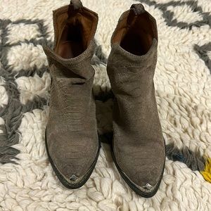 Cromwell Booties ✨